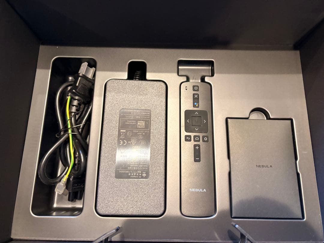 Anker NEBULA Cosmos プロジェクター 本体