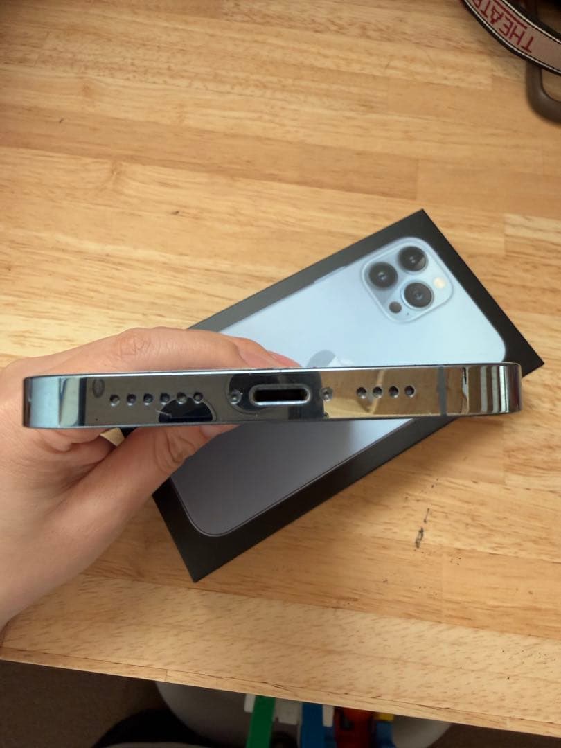 iPhone 13 Pro Max 256 GB シエラブルー　ケースおまけ付き