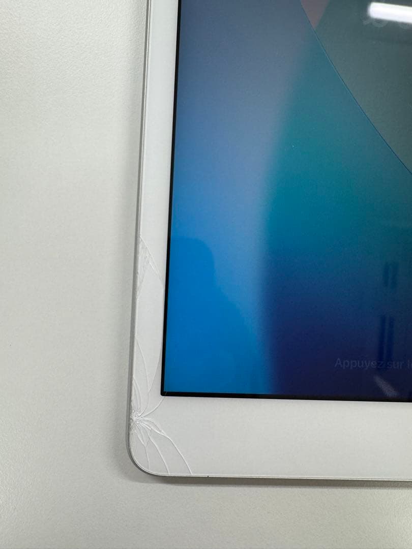 iPad第8世代 Wi-Fi 32GB シルバー ジャンク023