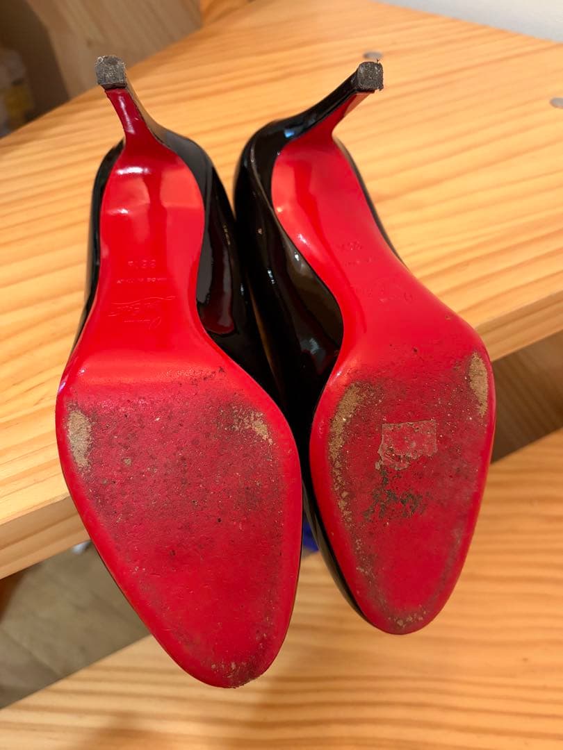 Christian Louboutin 黒 エナメル ハイヒール23.5㎝