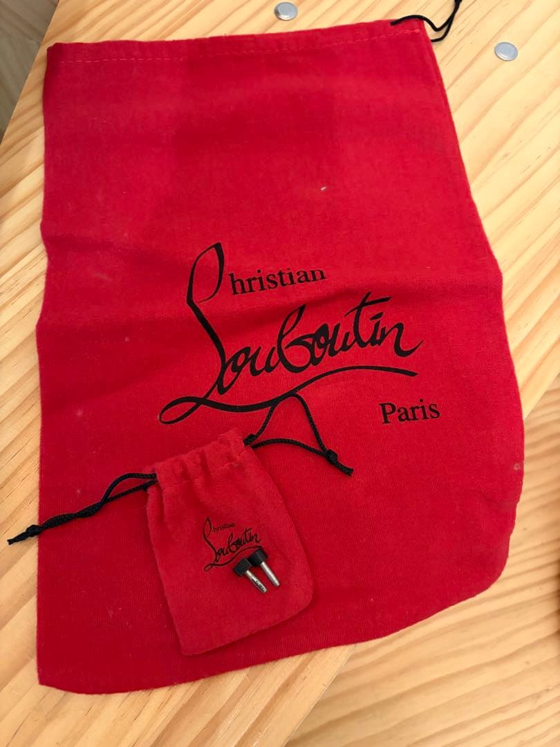 Christian Louboutin 黒 エナメル ハイヒール23.5㎝