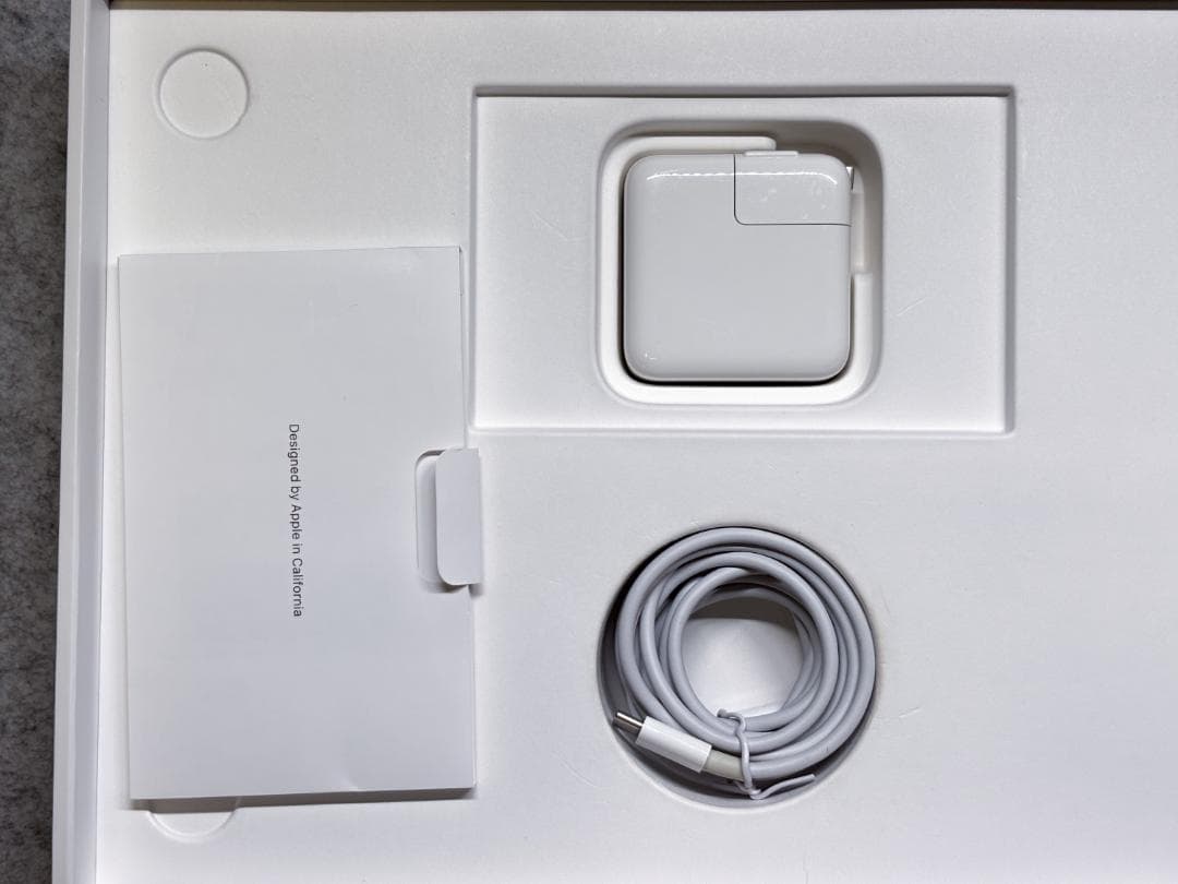 Apple M1 Macbook Air 16GB 1TB 98%　ゴールド中古