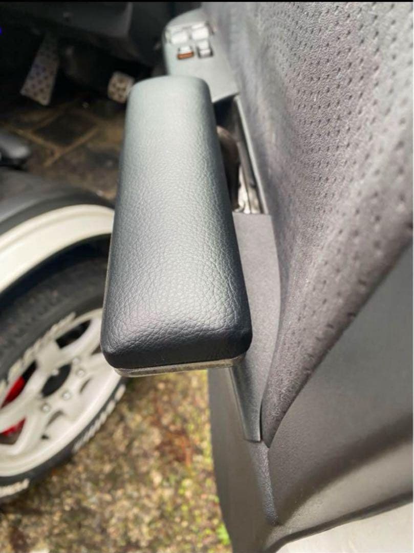 ハイエース200系　スーパーGL アームレスト　運転席側　腕おき台 アームレスト