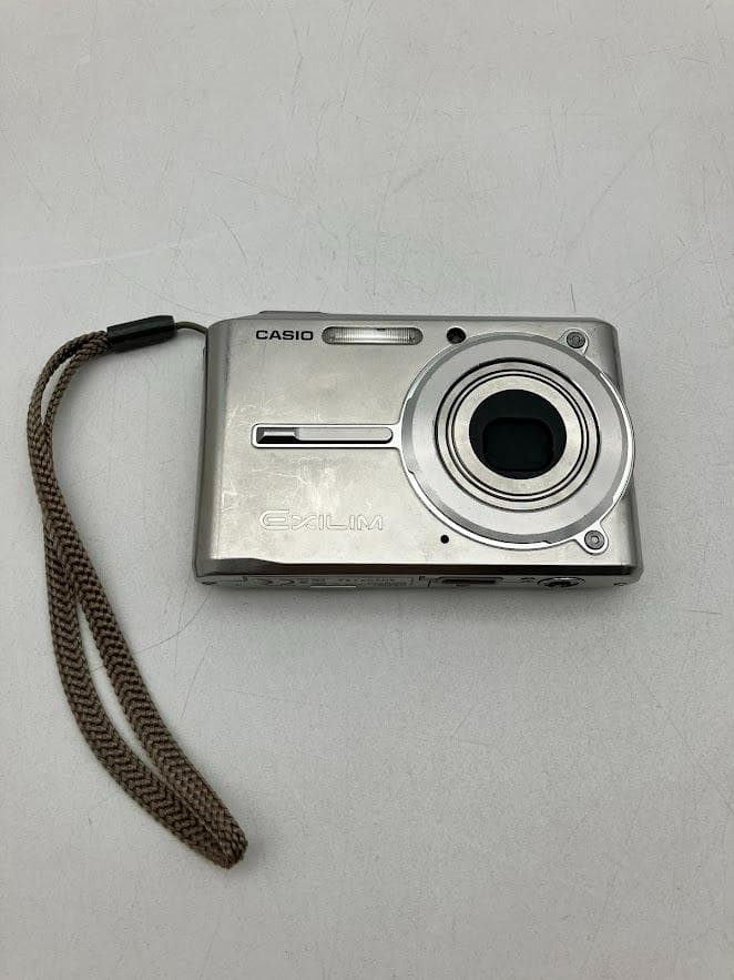 CASIO EXILIM デジタルカメラ EX-S600 本体と充電器