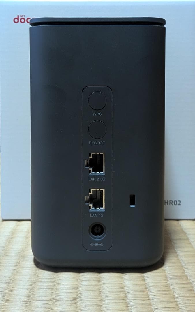 docomo  5G HR02 本体｜付属品付き•初期化済・即利用可