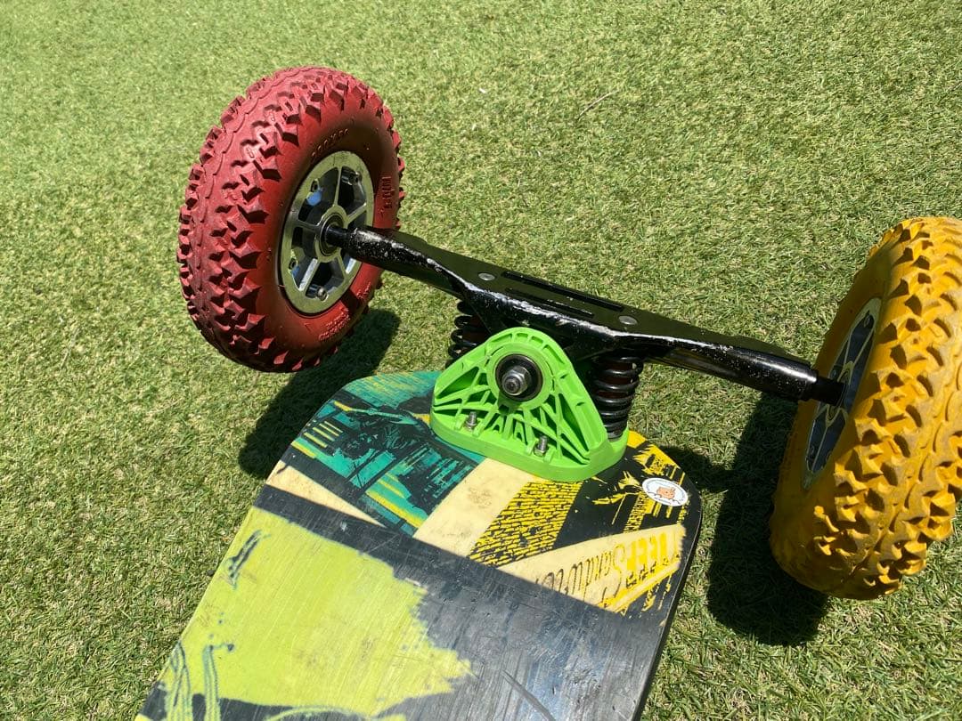 マウンテンボード MBS pro95 赤・黄ホイール