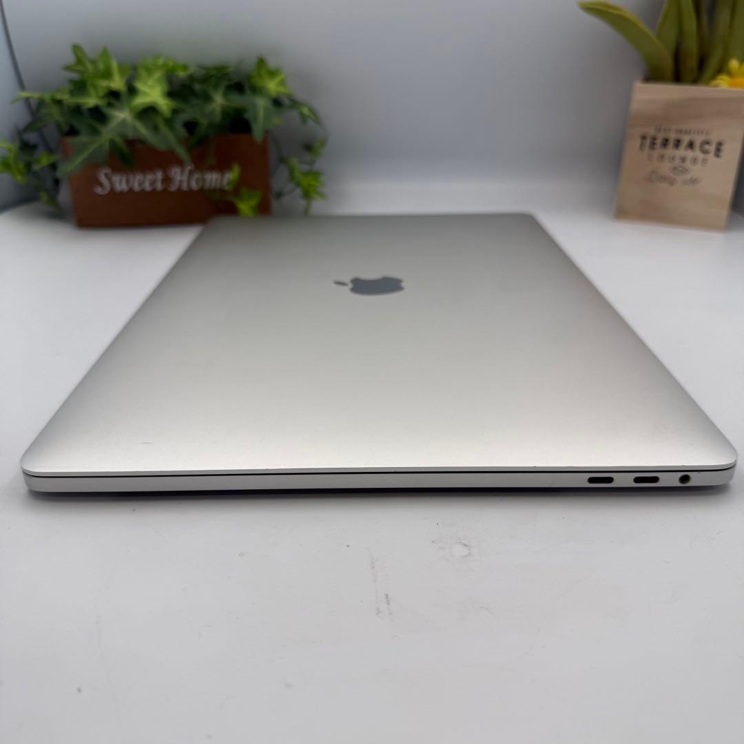 MacBook Pro 15インチ 2018 Ci9/32GB/1TB GPU