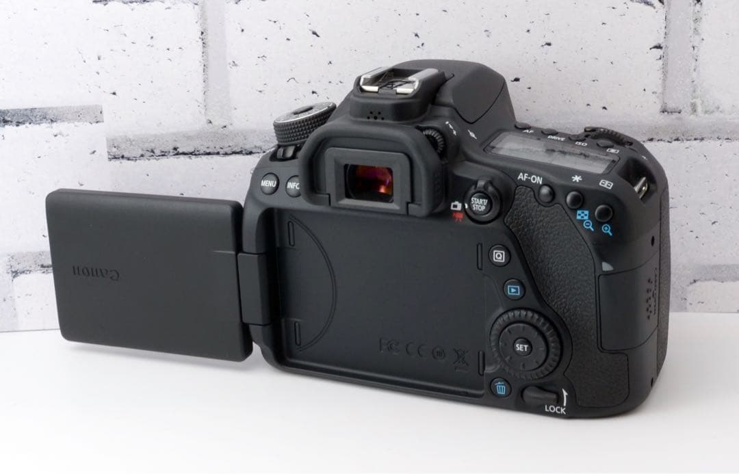 専用★超美品！Canon EOS 80D●高倍率、単焦点付き●カメラバック付き