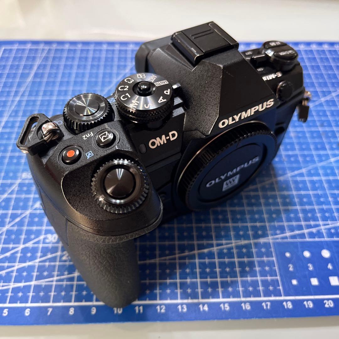 OLYMPUS OM-D E-M1 MarkⅡ ボディ純正バッテリー2個付き