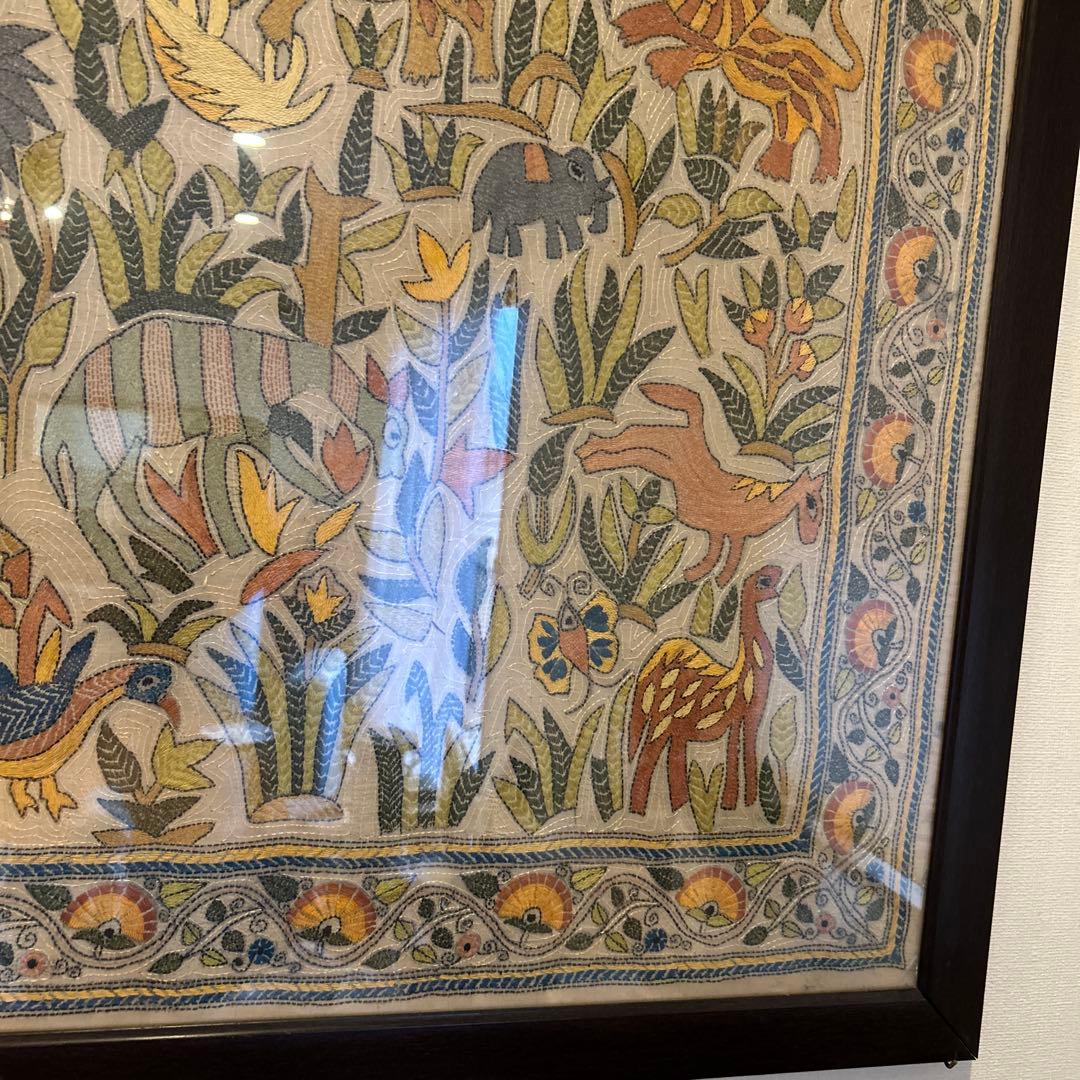 5月末まで 大きな額装 インドの伝統的なハンドメイド総刺繍アート 花と動物