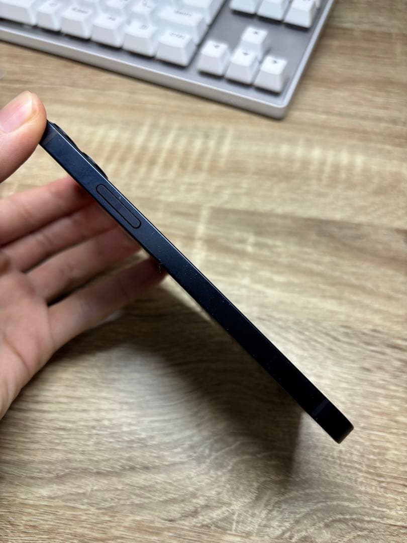 A*a様 iPhone12 ブラック　simフリー　64GB 本体