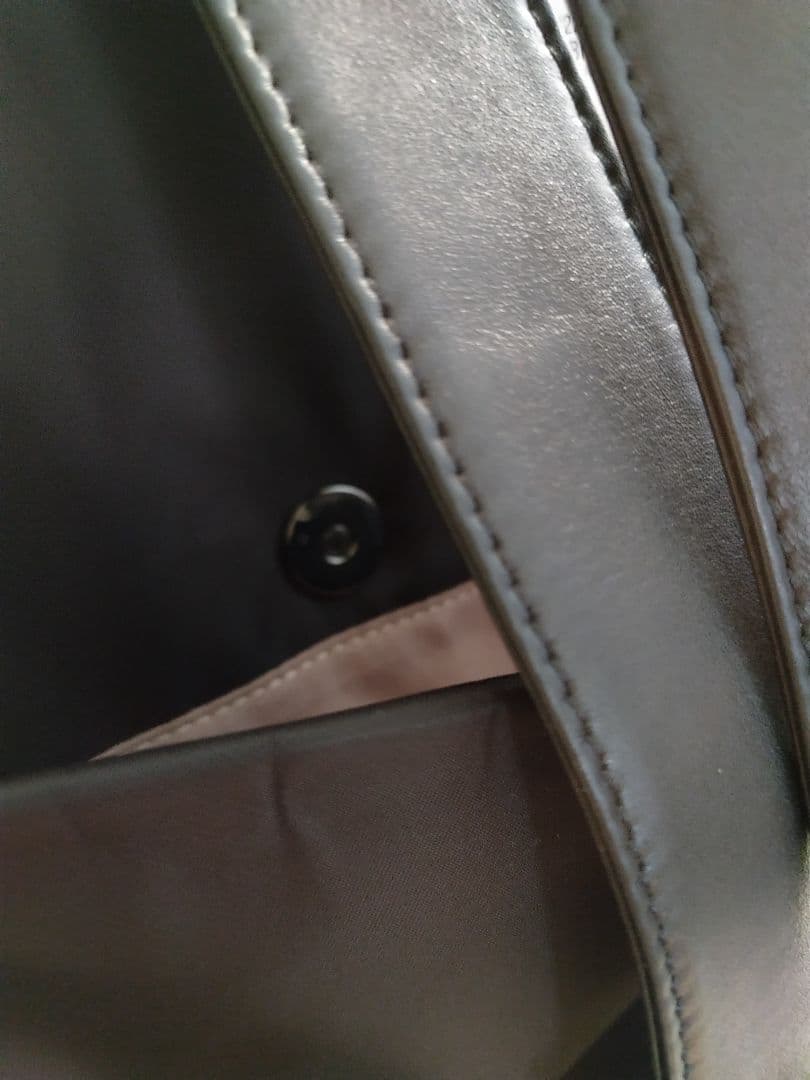 イアパピヨネ　リュック　レザー　牛革　ブラック