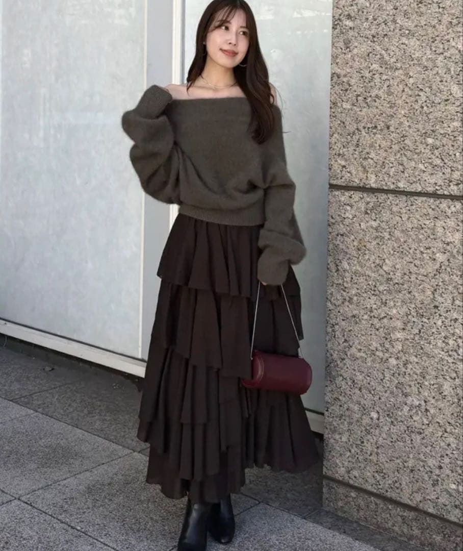 る*る様 ánuans アニュアンス ラクーンフォックスオフショルニットプルオー