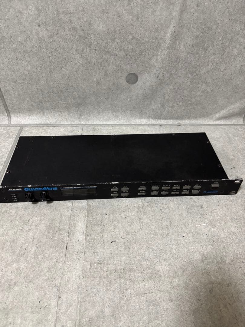 Alesis Quadraverb 通電確認済み