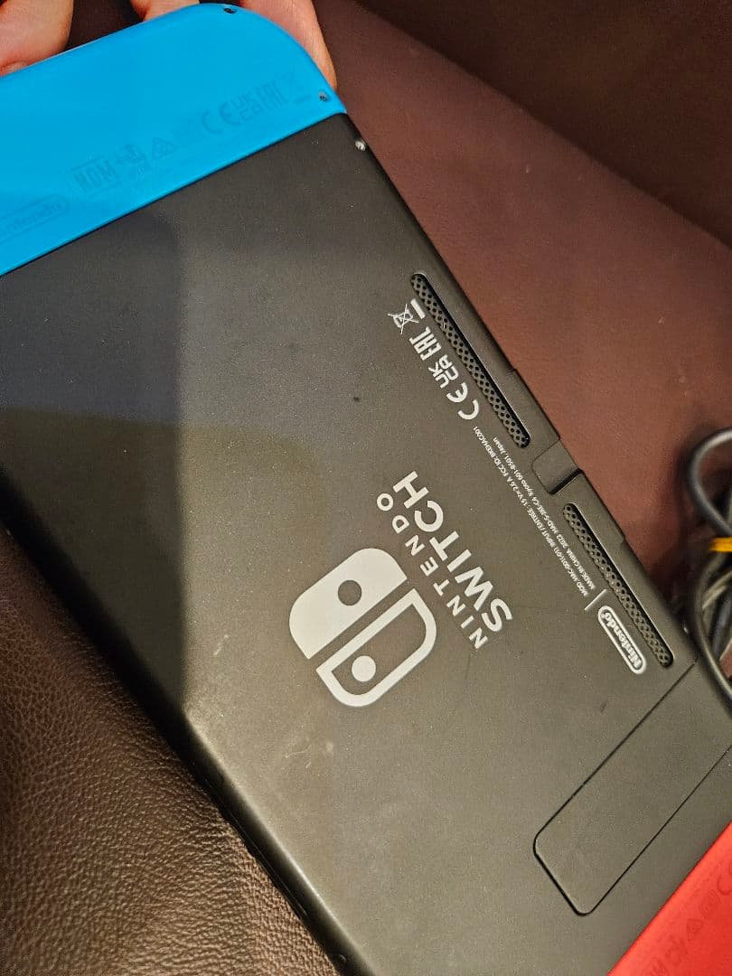 Nintendo Switch 本体 Joy-Con 充電器付きバッテリー強化版