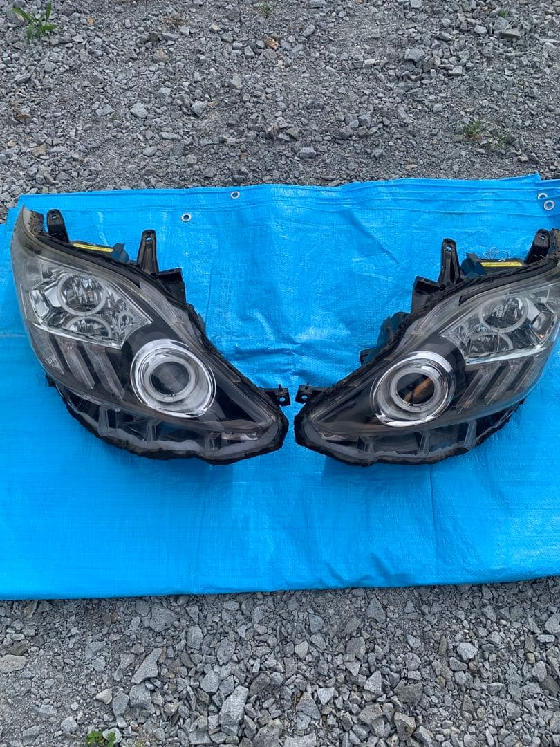 アルファード20後期　ヘッドライト　イカリング