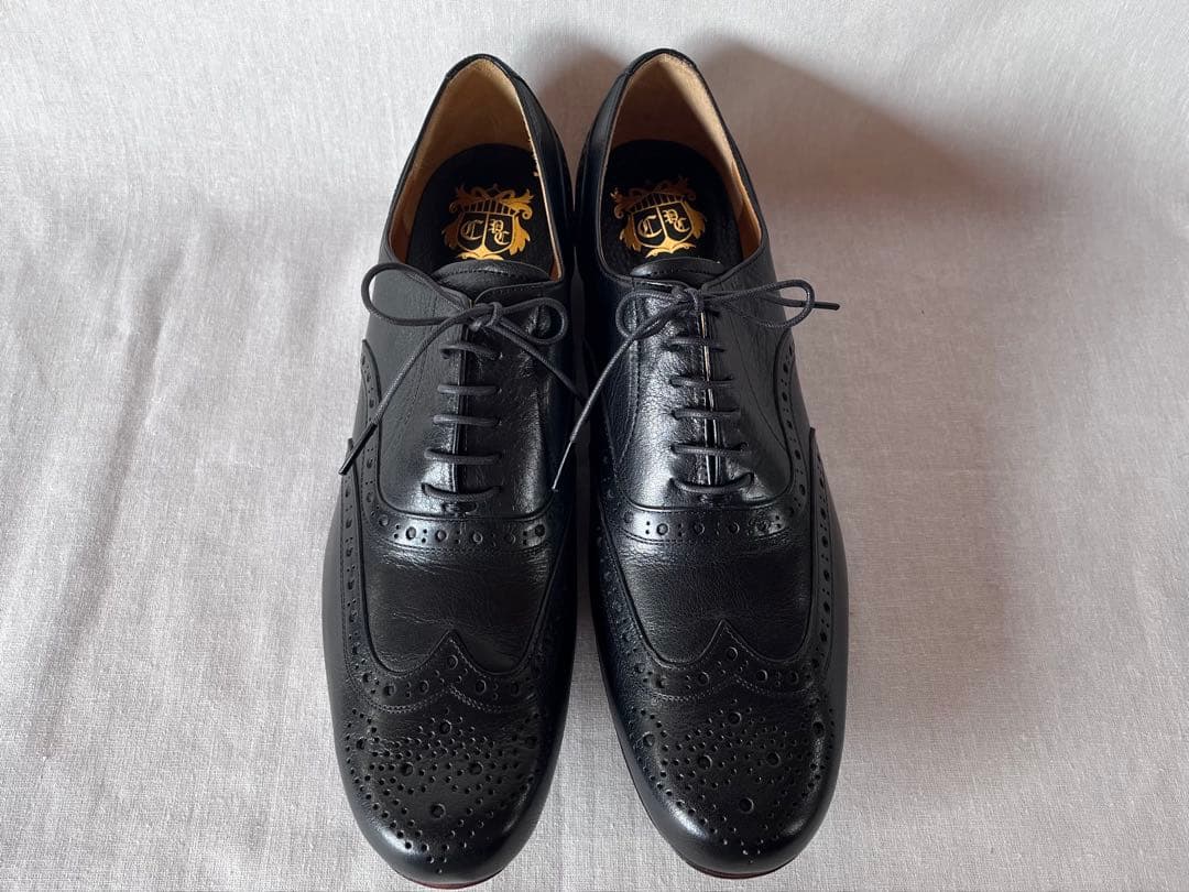 chausser ブラック ウィングチップ 革靴