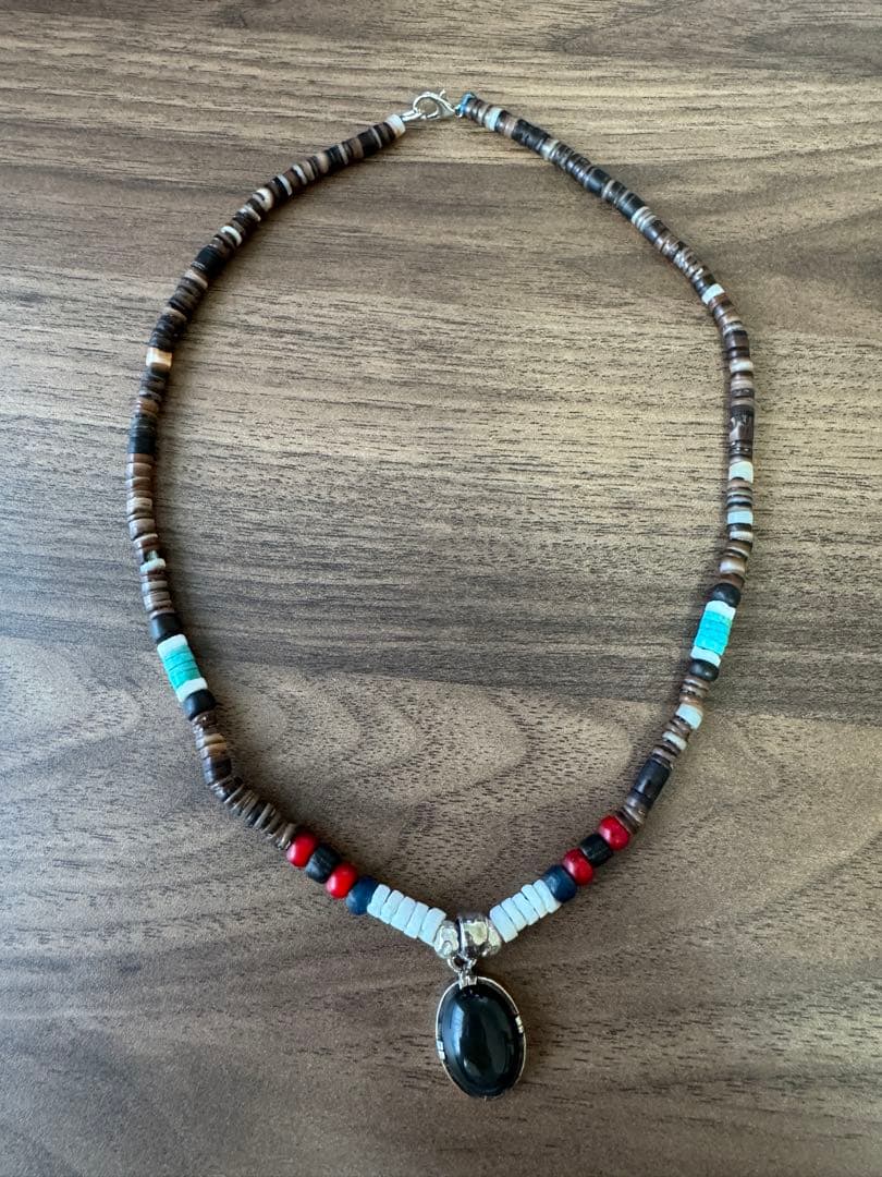 エリッカニコラスビゲイ 4mm 40cm シェル ビーズネックレス ペンダント付