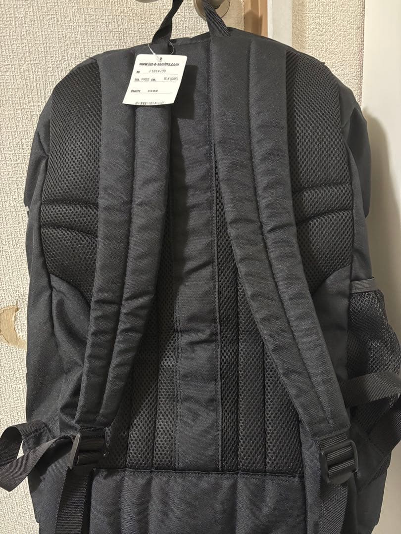 Luz e Sombra ブラックバックパック
