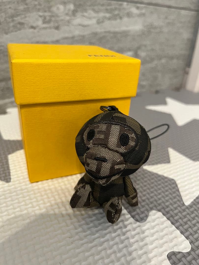 【未使用品】フェンディ　アベイシングエイプ　マイロ　コラボ　限定　ストラップ