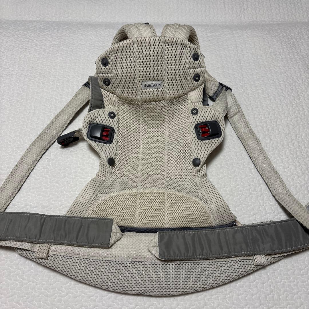ベビービョルン　ベビーキャリア　ハーモニー　クリーム