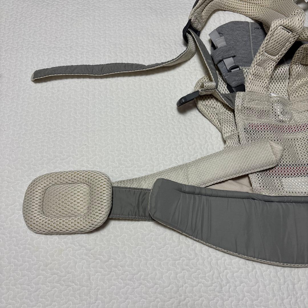 ベビービョルン　ベビーキャリア　ハーモニー　クリーム