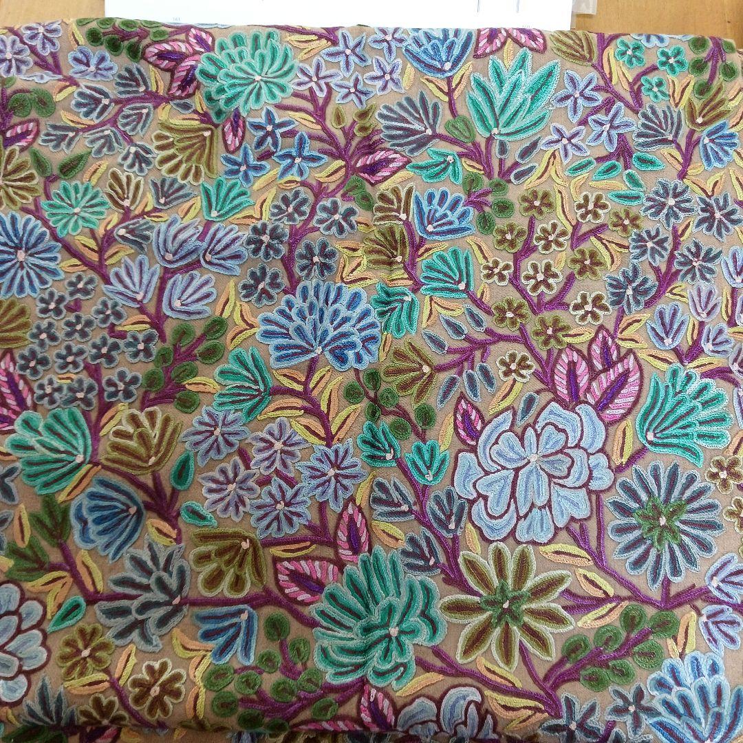 ターラブランカ　ストール　マフラー　総刺繍　未使用品