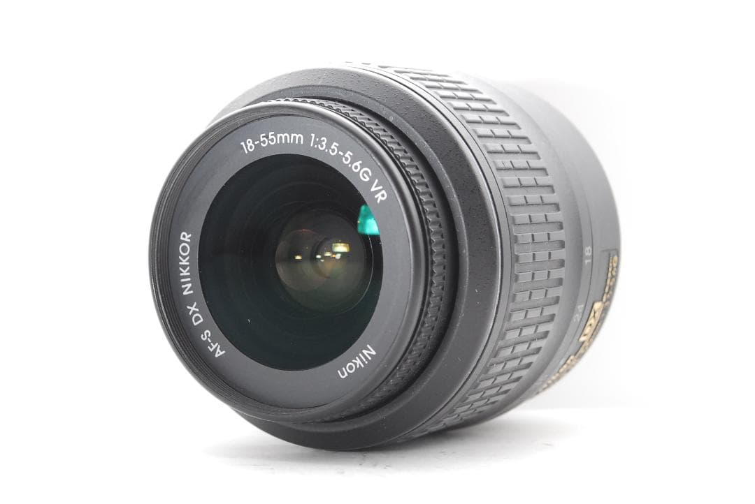 【光学・液晶　極美品】Nikon D5600　WiFiモデル　スマホ転送