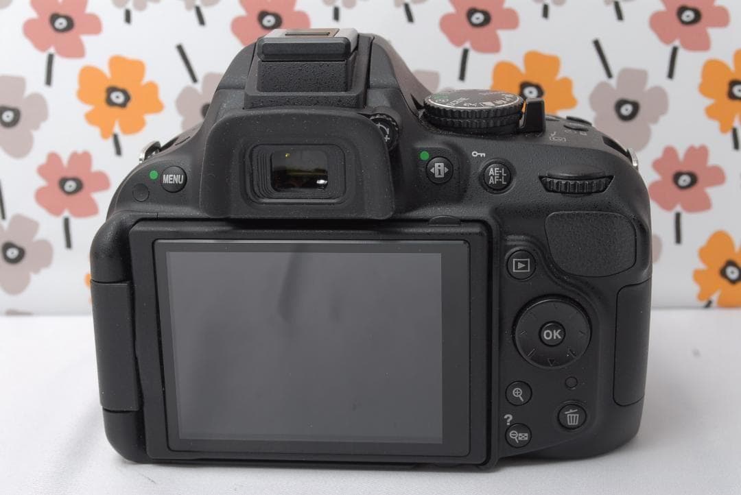 ❤Nikon D5200❤S数5572回！❤すぐ使えるセット❤スマホ転送OK❤