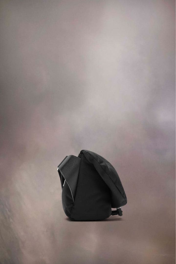 即日発送 Maison Margiela ブラックメッセンジャーバッグ 未使用