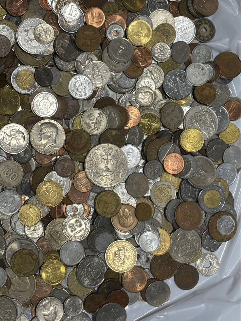 ま*お様 古銭　外国　銀貨　海外古札　その他メダルなど　まとめて　13.5