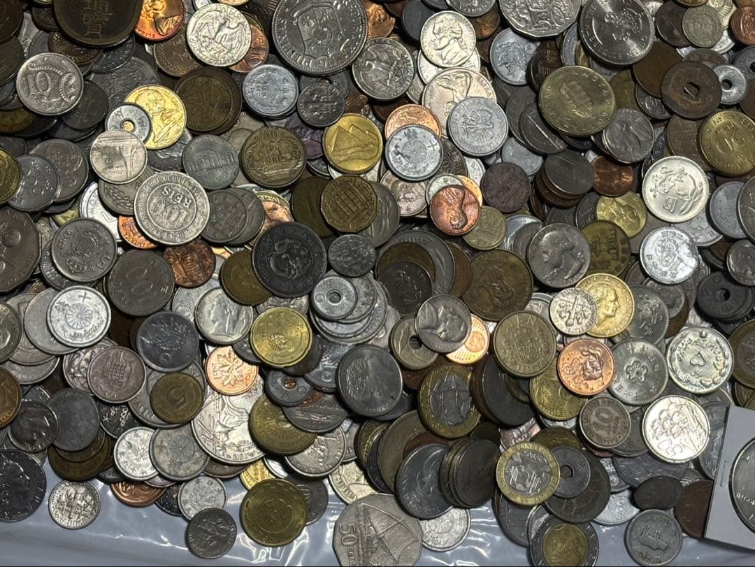 ま*お様 古銭　外国　銀貨　海外古札　その他メダルなど　まとめて　13.5