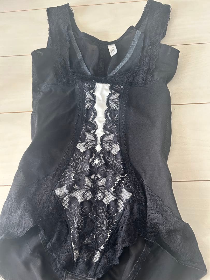 超美品　グラントイーワンズ　骨盤矯正　ビスチェ　残り一点限り　早い者勝ち　75M