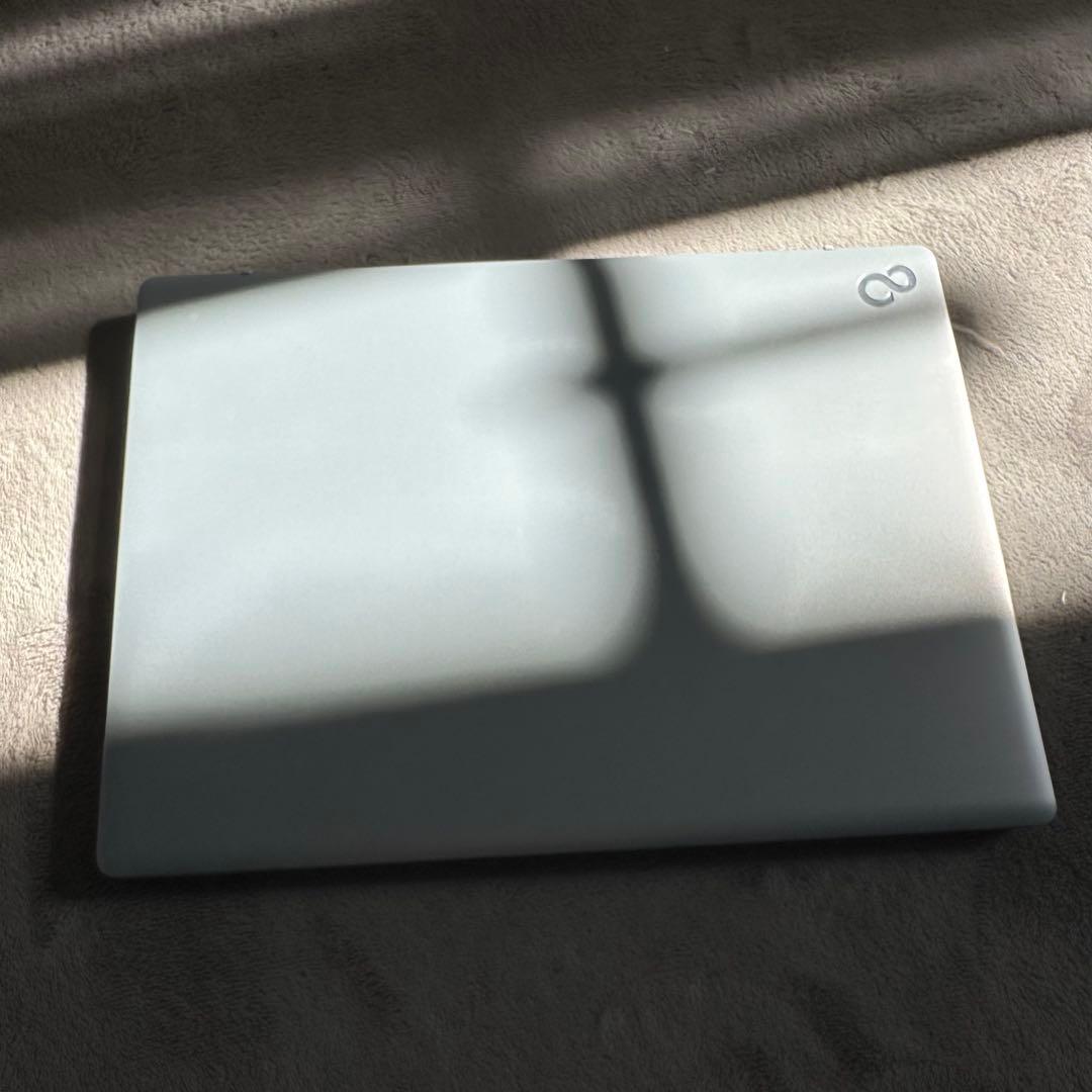 富士通 FMV LIFEBOOK MH FMVM55J1S 14incシルバー