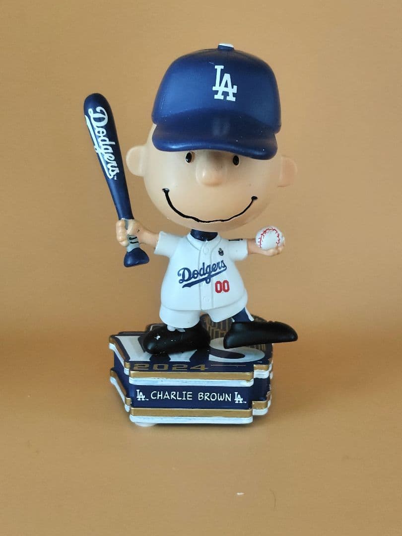 世界限定150個!! ロサンゼルス・ドジャース チャーリー・ブラウンボブルヘッド