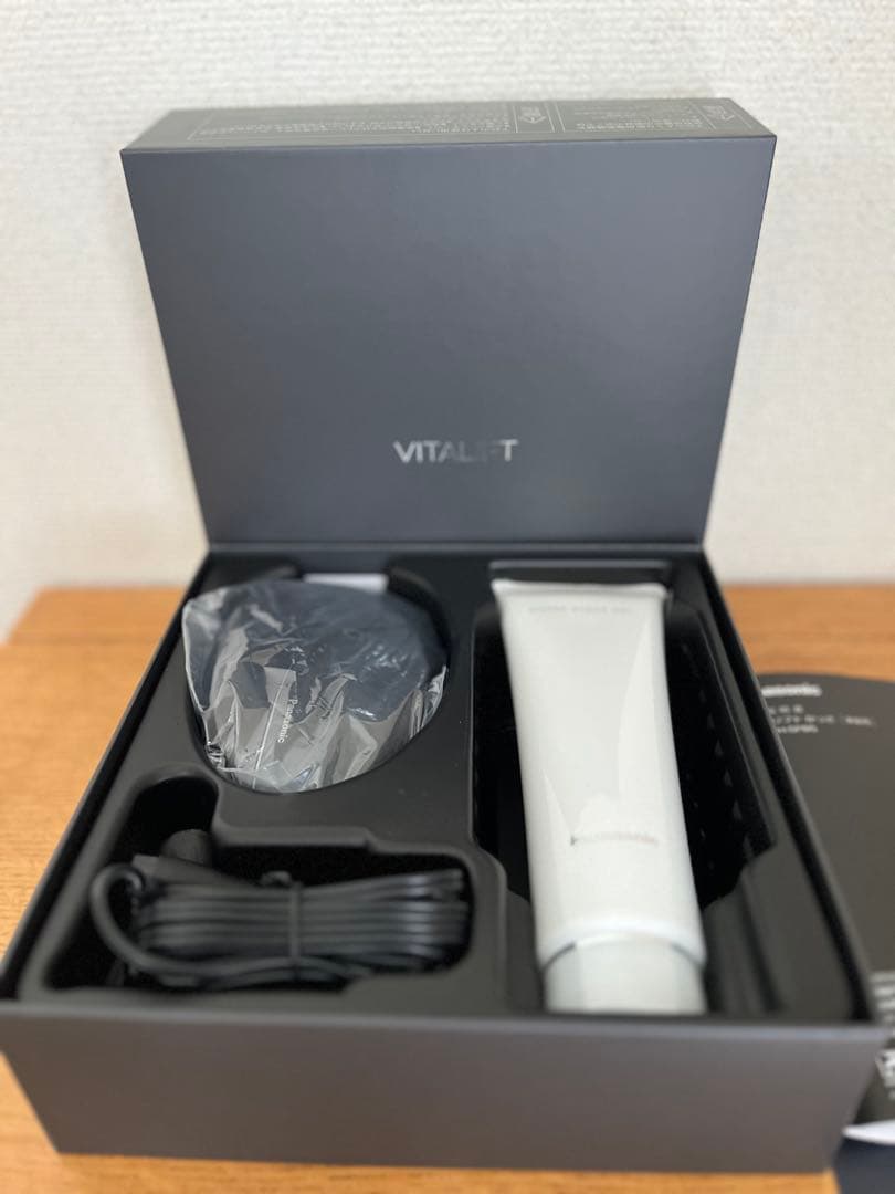 美品　Panasonic バイタリフト　かっさ 美顔器　ブラック　田中みなみ