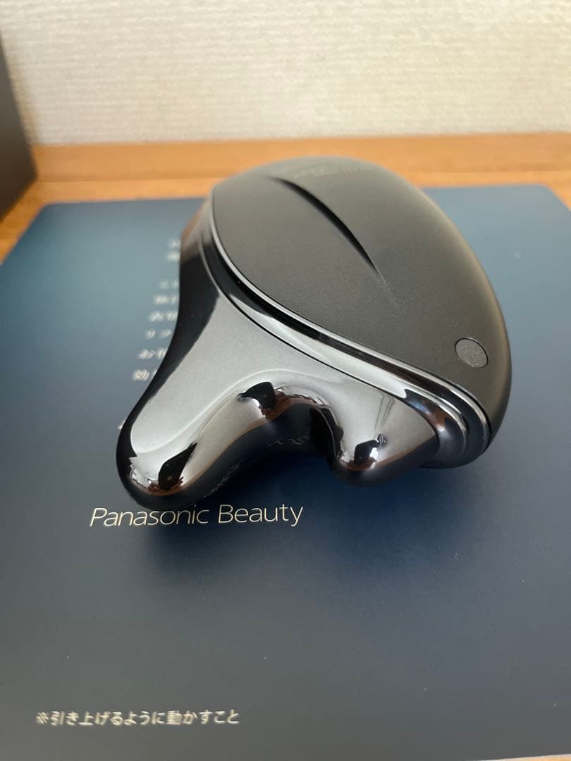美品　Panasonic バイタリフト　かっさ 美顔器　ブラック　田中みなみ
