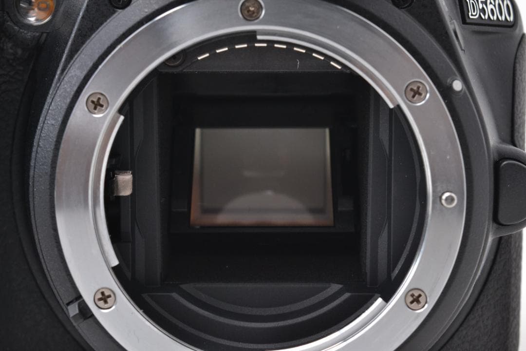 ■ 美品 S数4,016回 ■ ニコン　Nikon D5600 レンズキット