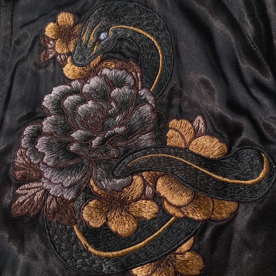 【アク】絡繰魂 粋 XLサイズ 八岐大蛇×牡丹 総刺繍 スカジャン 和柄