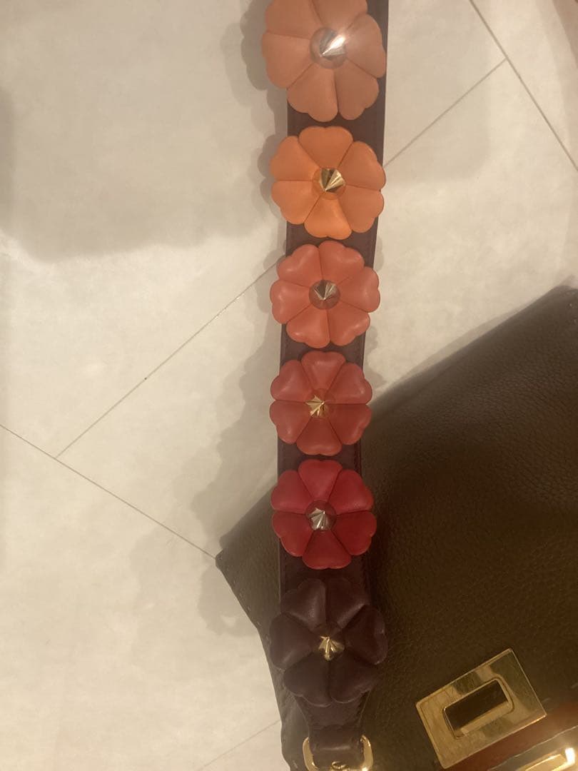 フェンディ　ピーカブー　エッセンシャリー　セレリア　ブラウン