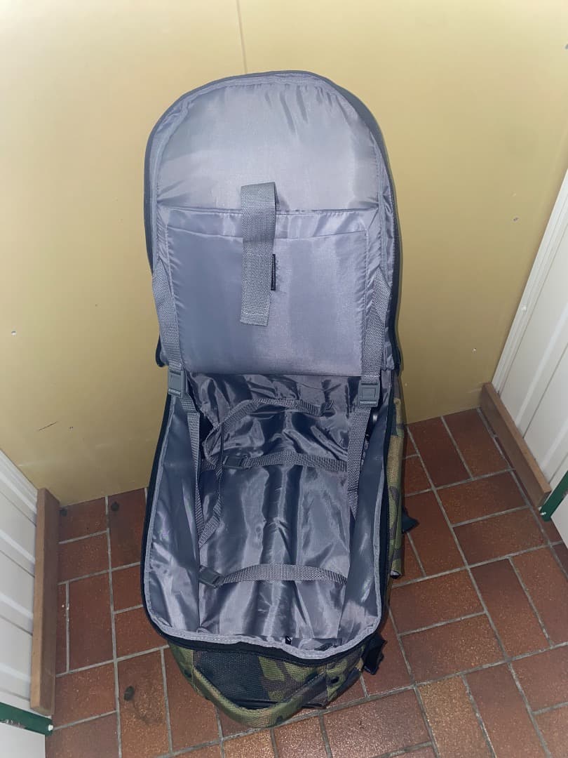 グリフィンランド 2WAYキャリーバッグリュック機内持ち込み サイズ迷彩柄