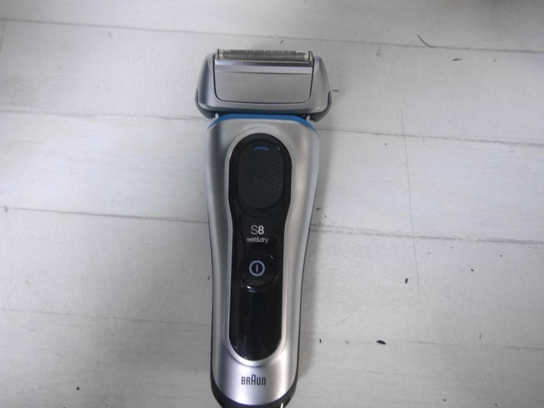 【替刃新品】Braun Series 8 メンズ電気シェーバー　洗浄機付き