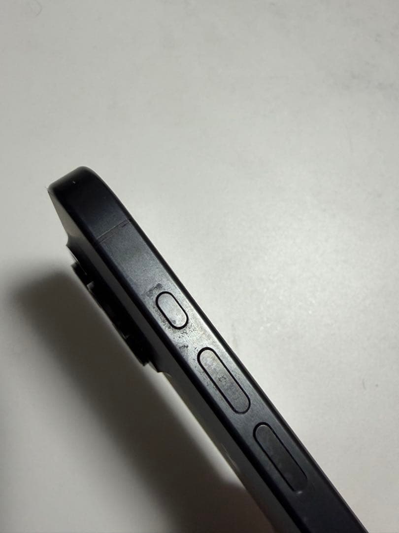 iPhone 15 Pro ブラック