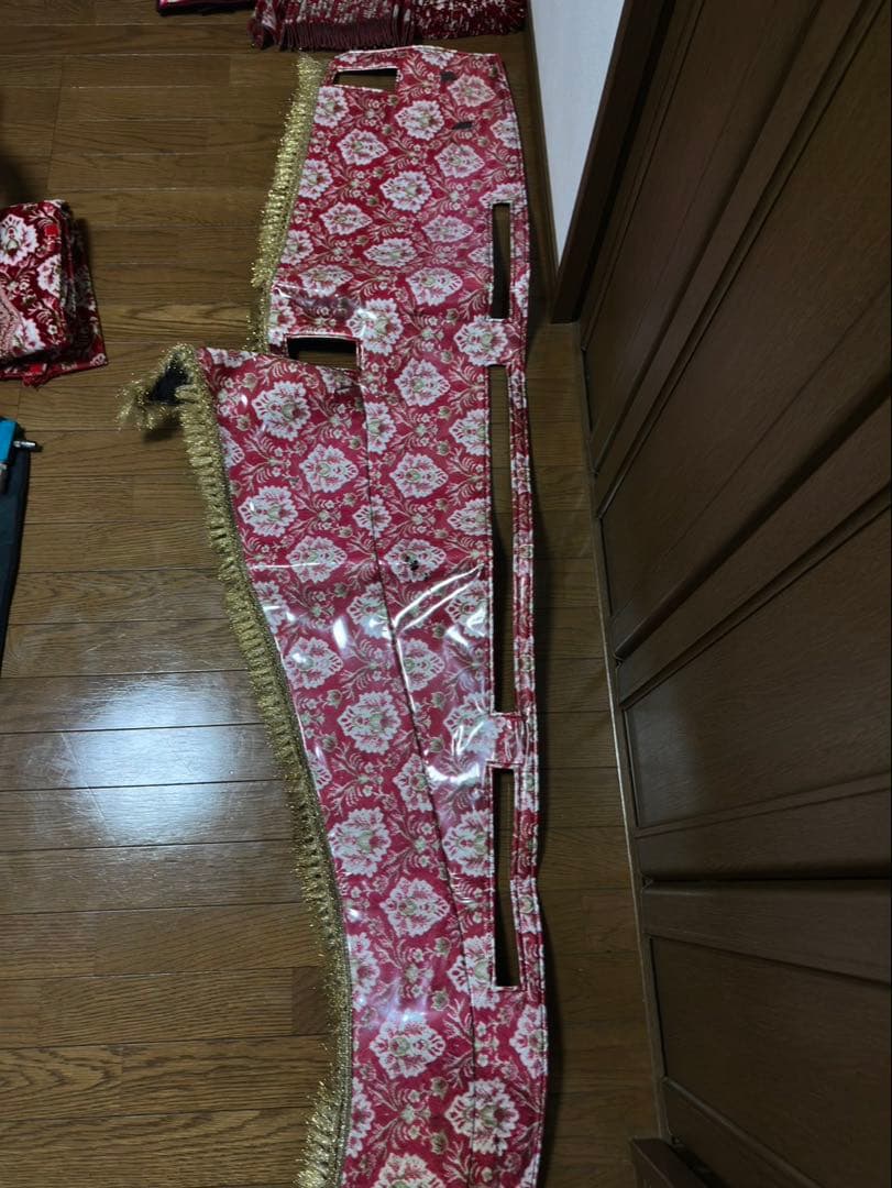 いすゞ　ファイブスターギガ　新格子レッド　バラ売りしません