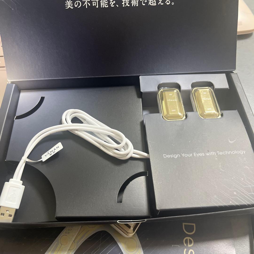 YAMAN デザインリフト　美顔器 ゴールド仕上げ USBケーブル付