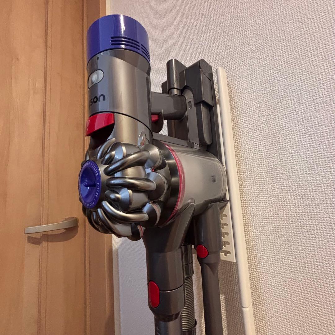 Dyson V8 Fluffy+ スタンド付