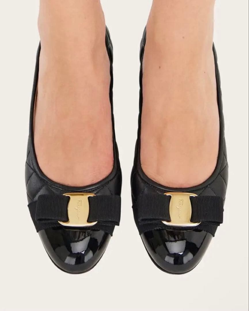 サルヴァトーレ フェラガモ ヴァラ リボン パンプス キルティング