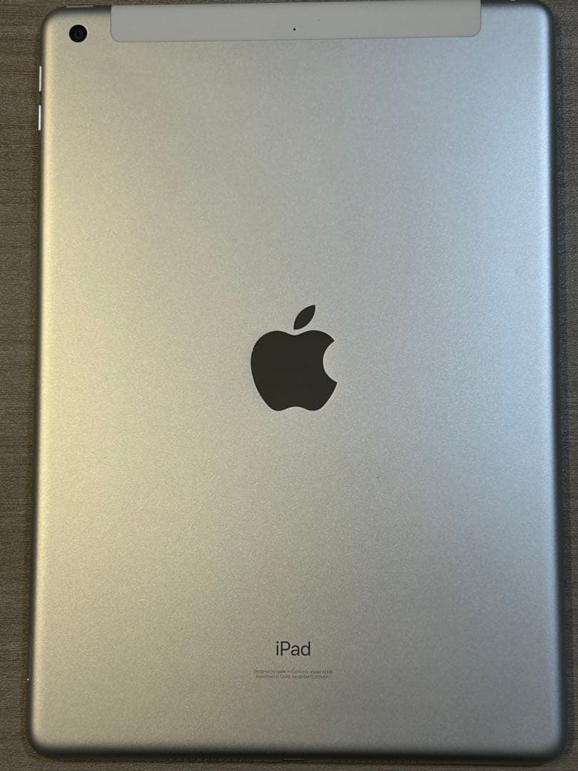 【美品】iPad 第7世代 32GB Wi-Fi+Cellular