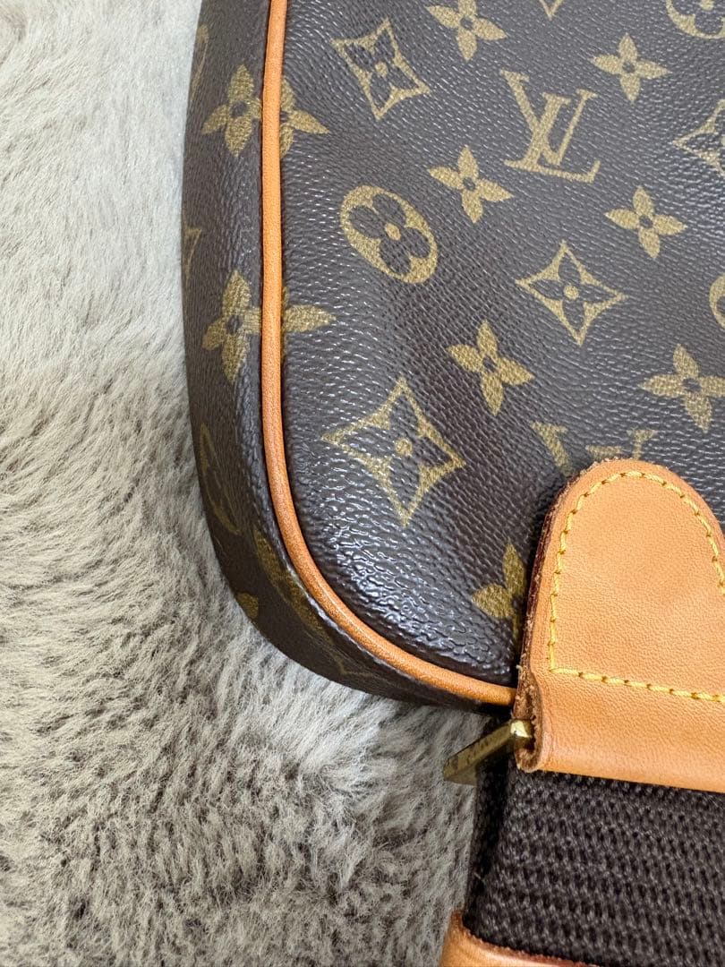 Louis Vuitton ボディバッグ