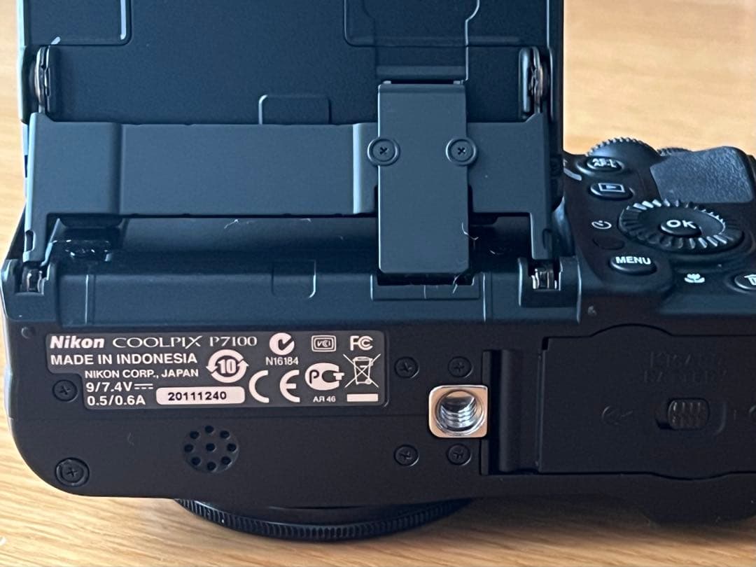 【Nikon COOLPIX P7100】コンパクトデジタルカメラ